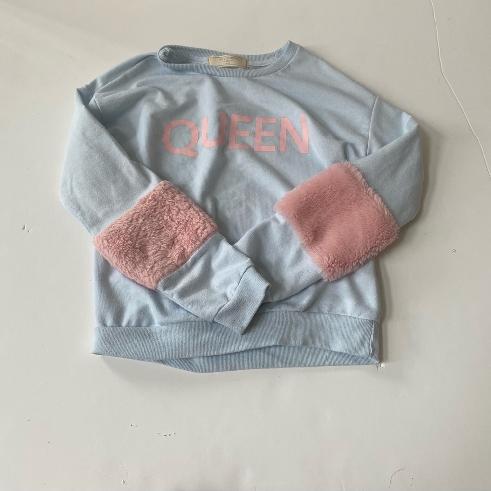 Pre-teen girls sweater